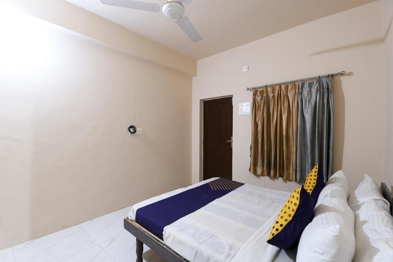 Spot On 64818 Hotel Minal Jamnagar Bagian luar foto