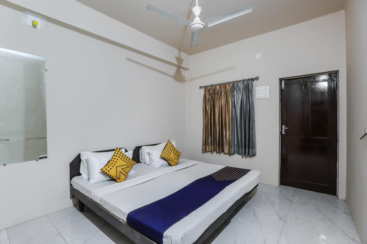 Spot On 64818 Hotel Minal Jamnagar Bagian luar foto