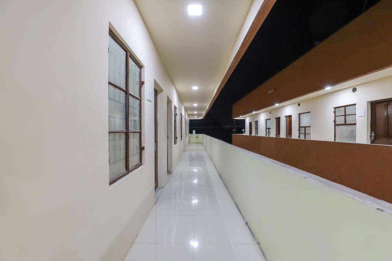 Spot On 64818 Hotel Minal Jamnagar Bagian luar foto